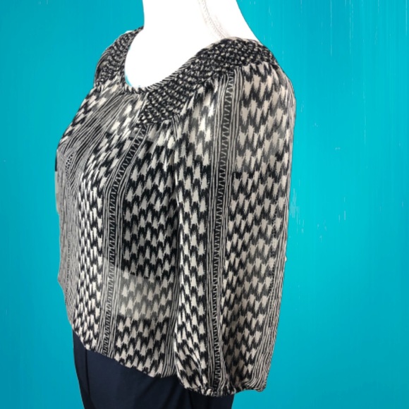 Black White Blouse - Picture 4 of 4